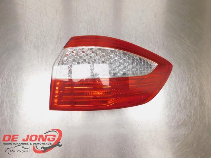 Achterlicht rechts van een Ford Mondeo, Auto-onderdelen, Verlichting, Ford, Gebruikt, 3 maanden garantie, Ophalen of Verzenden