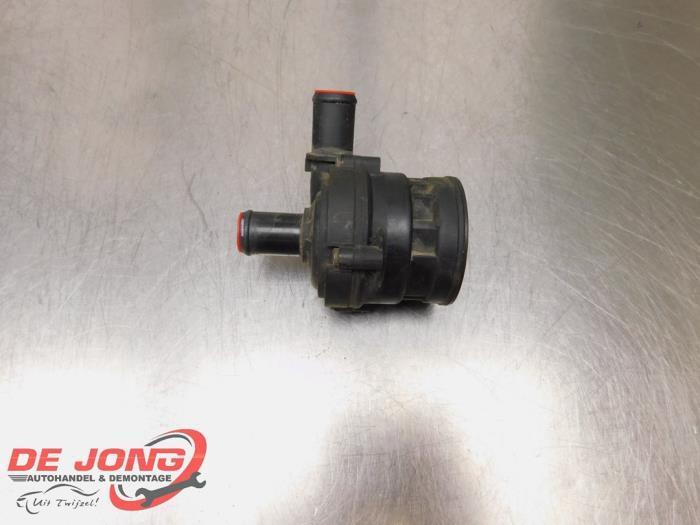 Extra waterpomp van een Nissan Navara, Auto-onderdelen, Airco en Verwarming, Nissan, Gebruikt, 3 maanden garantie, Ophalen of Verzenden