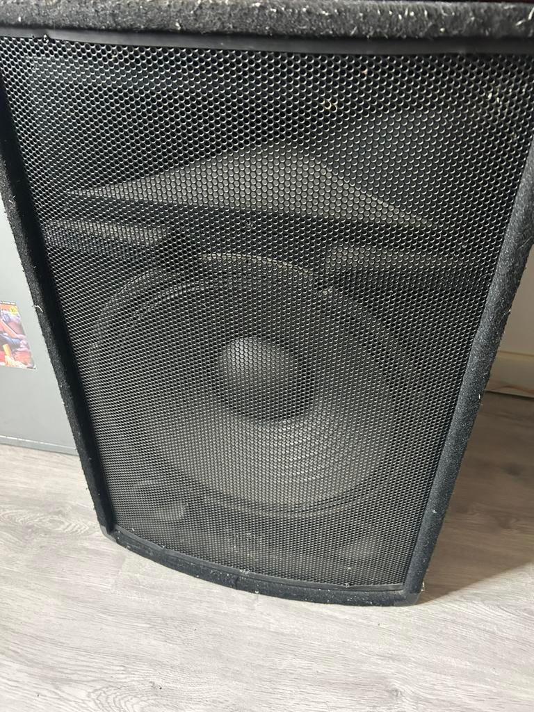 Enceintes sono, Enlèvement, Comme neuf