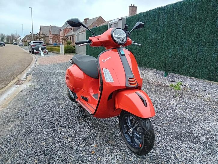 Vespa GTS 300 HP Super Sport, Motos, Motos | Piaggio, Entreprise, Scooter, 12 à 35 kW, 1 cylindre, Permis Moto A2 minimum, Enlèvement