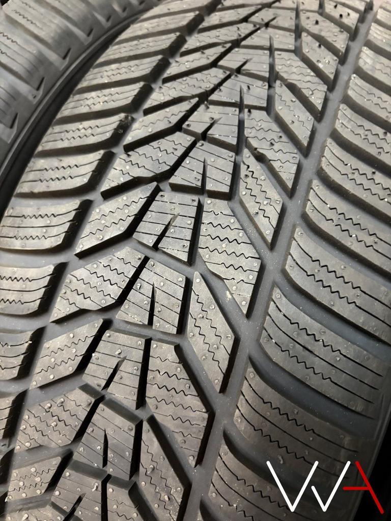 4x Hankook Winter Icept Evo 3 225/40 R20 DEMO winterbanden, Gebruikt, -, -, Ophalen of Verzenden
