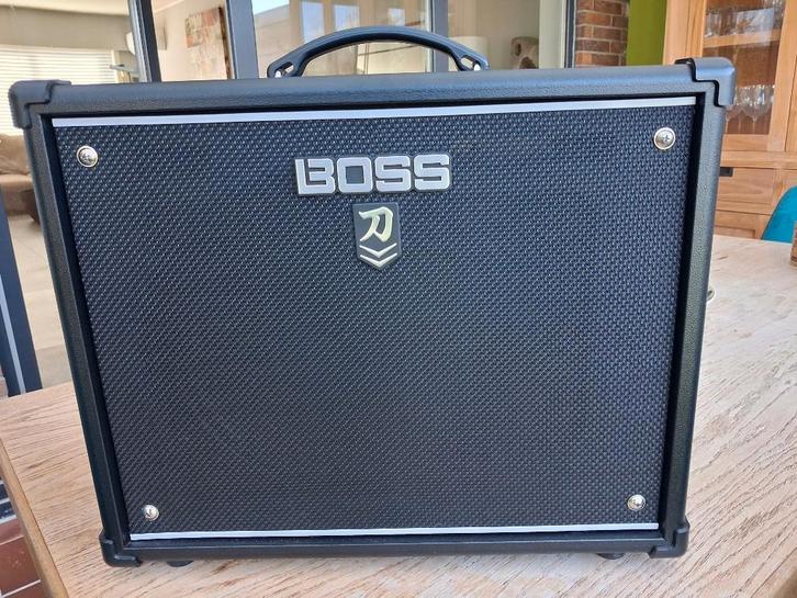 Solid state combo gitaarversterker Boss Katana 50 MKII, Musique & Instruments, Amplis | Basse & Guitare, Comme neuf, Guitare, 50 à 100 watts
