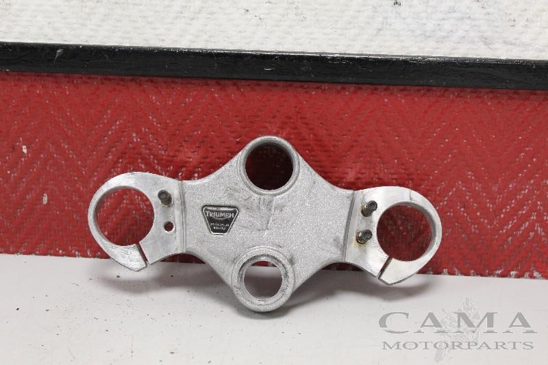 TOP YOKE TROIS POINTS Triumph, Motos, Dhr. S. di Majo, Utilisé, Info@cama-motorparts.nl, P.J. Troelstraweg 8 8
3144 CX  MAASSLUIS, NL