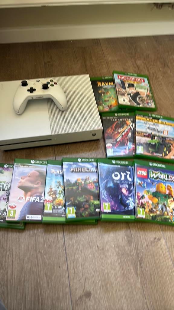 Xbox one s avec 10 jeux et manette, 500 GB, Avec 1 manette, Xbox One, Avec jeux