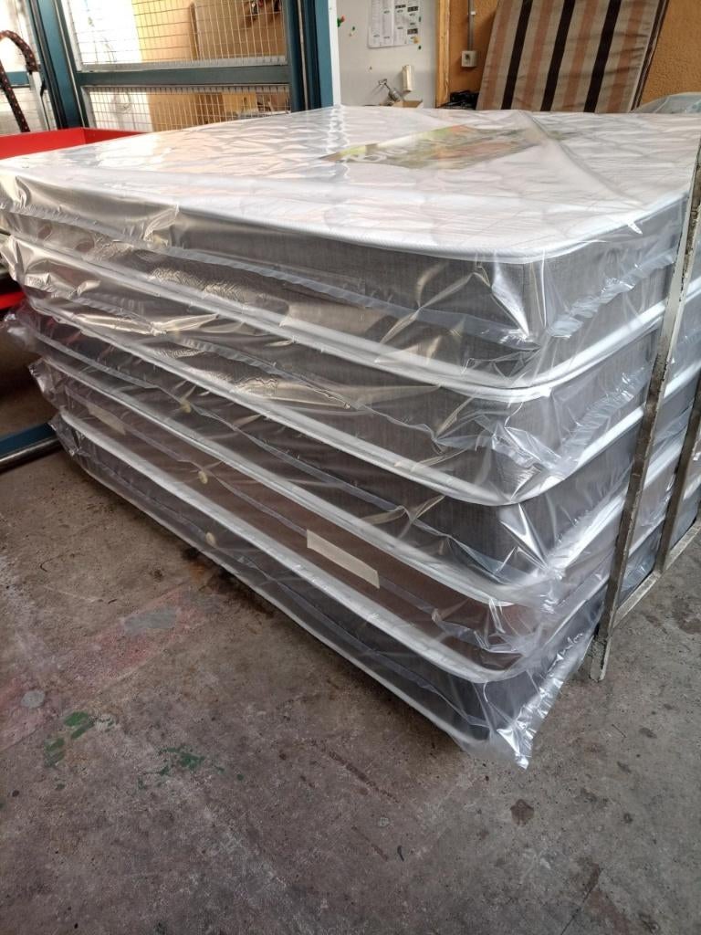 1Q Kwaliteit Matrassen 140x200cm HR40 Koudschuim + Levering, Huis en Inrichting, Slaapkamer | Bedden, Nieuw, Tweepersoons, 140 cm