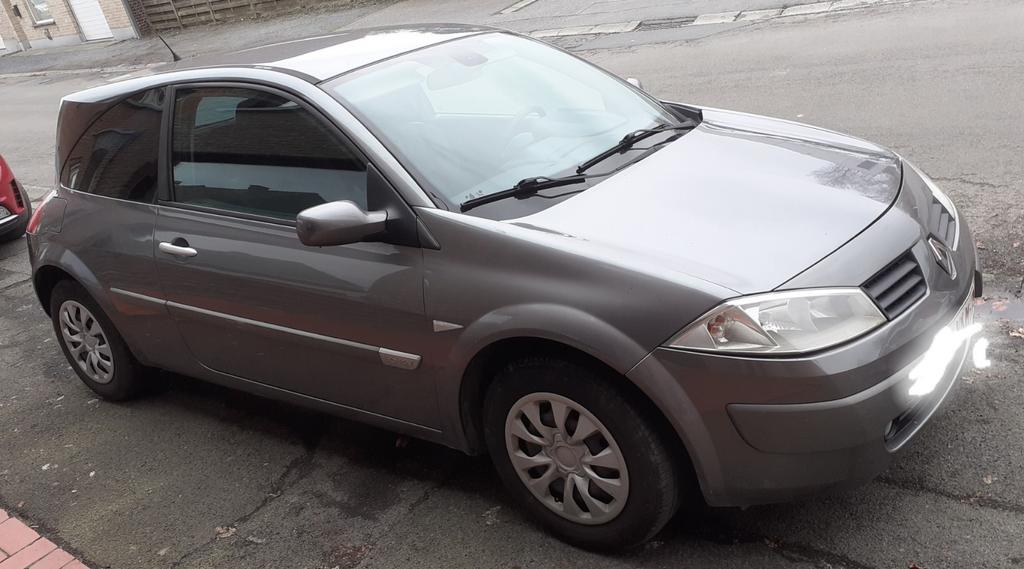 1600cc benziene 165000km airco, Autos, Argent ou Gris, Boîte manuelle, 5 places, Particulier