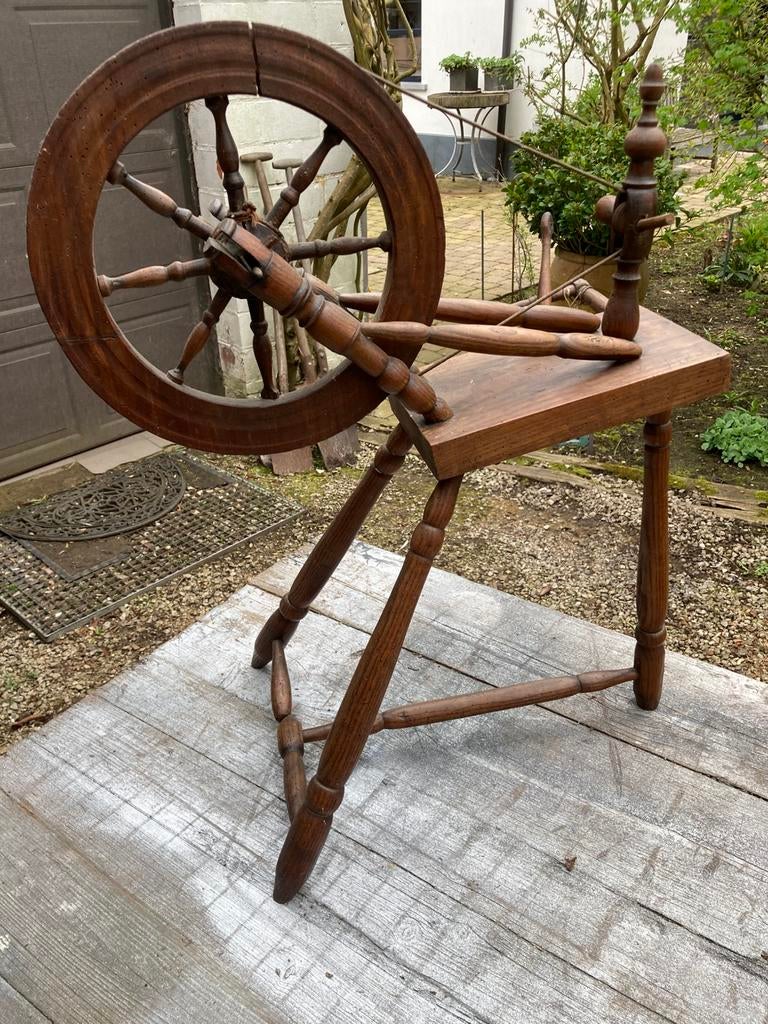 Antieken spinnewiel, Ophalen, Niet werkend, Spinnewiel