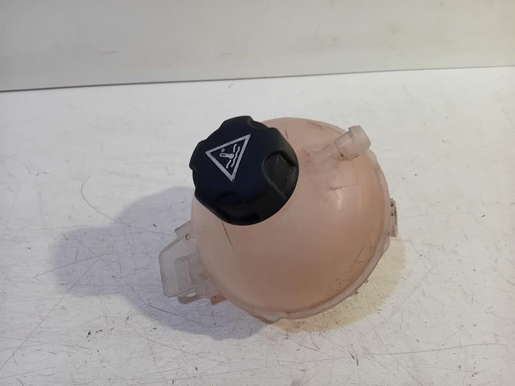 Koelvloeistof reservoir Peugeot 5008, Autos : Pièces & Accessoires, Onderdelen@venauto.nl, Van der Ven Autorecycling B.V., Ettenseweg 76, 4706 PB Roosendaal, The Netherlands