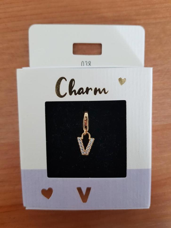 Depesche  Bedels Express yourself - hanger. Letter "V", Handtassen en Accessoires, Bedels, Nieuw, Ophalen of Verzenden