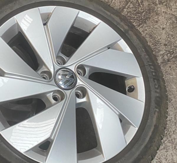 Pack 8 golf compatibel met vw + winterband in TBEG, Auto-onderdelen, Banden en Velgen, Band(en), Winterbanden, 17 inch, Ophalen