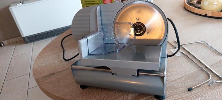 ELEKTRISCHE ALLESSNIJDER, Huis en Inrichting, Keuken | Keukenbenodigdheden, Ophalen
