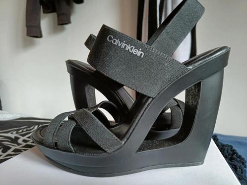 Calvin Klein shoes 39, Vêtements | Femmes, Chaussures, Neuf, Escarpins, Noir, Enlèvement ou Envoi