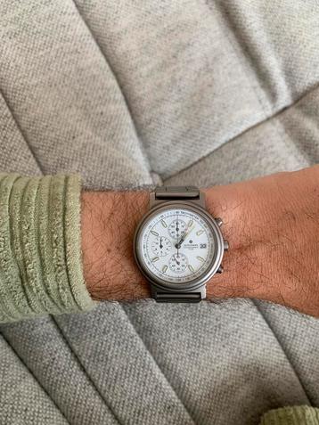 Junghans chronograph 37mm Titanium beschikbaar voor biedingen