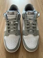 Nike Dunk Low White Light Smoke Grey (BESPREEKBAAR), Wit, Nike, Ophalen of Verzenden, Zo goed als nieuw