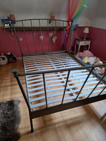 GRATIS bedframe 140 x 200 exclusief matras