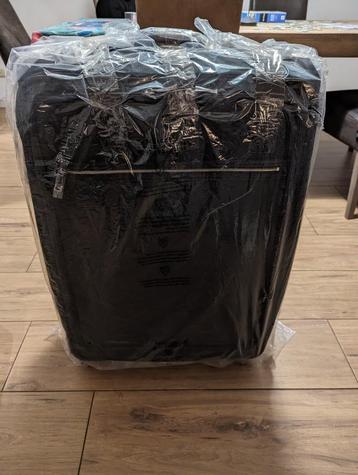 Nieuwe grote koffer/Nouvelle grande valise