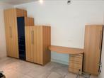 Kleerkasten (3 ) met bijhorende bureau, Ophalen