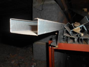 FAIRE OFFRE : PROFILES ALU POUR CLOISONS + FIXATIONS beschikbaar voor biedingen