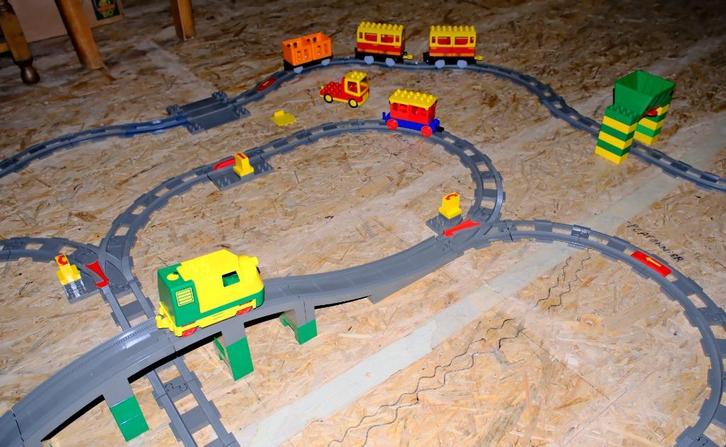 LEGO DUPLO elektrische trein, Kinderen en Baby's, Speelgoed | Duplo en Lego, Zo goed als nieuw, Duplo, Complete set, Ophalen