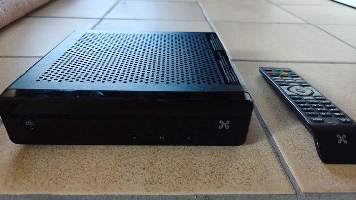 PROXIMUS / SCARLET TV-decoder, type V5-CISCO 116, Computers en Software, Routers en Modems, Zo goed als nieuw, Router met modem