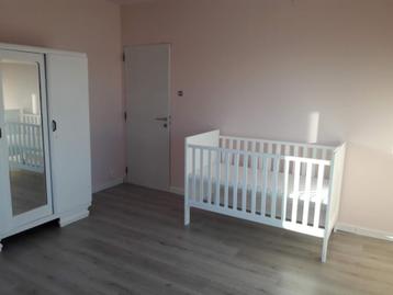 Baby+Peuter meegroeibed70x140+lattenbodem+lade+matras gratis beschikbaar voor biedingen