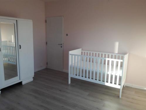 Baby+Peuter meegroeibed70x140+lattenbodem+lade+matras gratis, Kinderen en Baby's, Kinderkamer | Bedden, Zo goed als nieuw, 140 tot 160 cm
