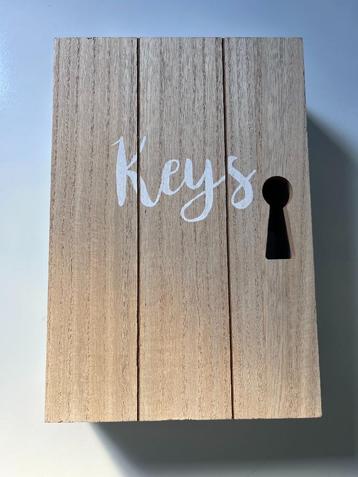 Houten sleutelkastje NIEUW beschikbaar voor biedingen
