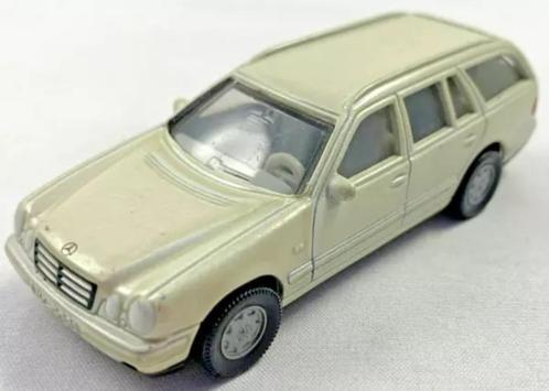 Siku Super 1088 Mercedes Benz E290 E290T 1:55 Auto metaal, Hobby en Vrije tijd, Modelauto's | Overige schalen, Zo goed als nieuw