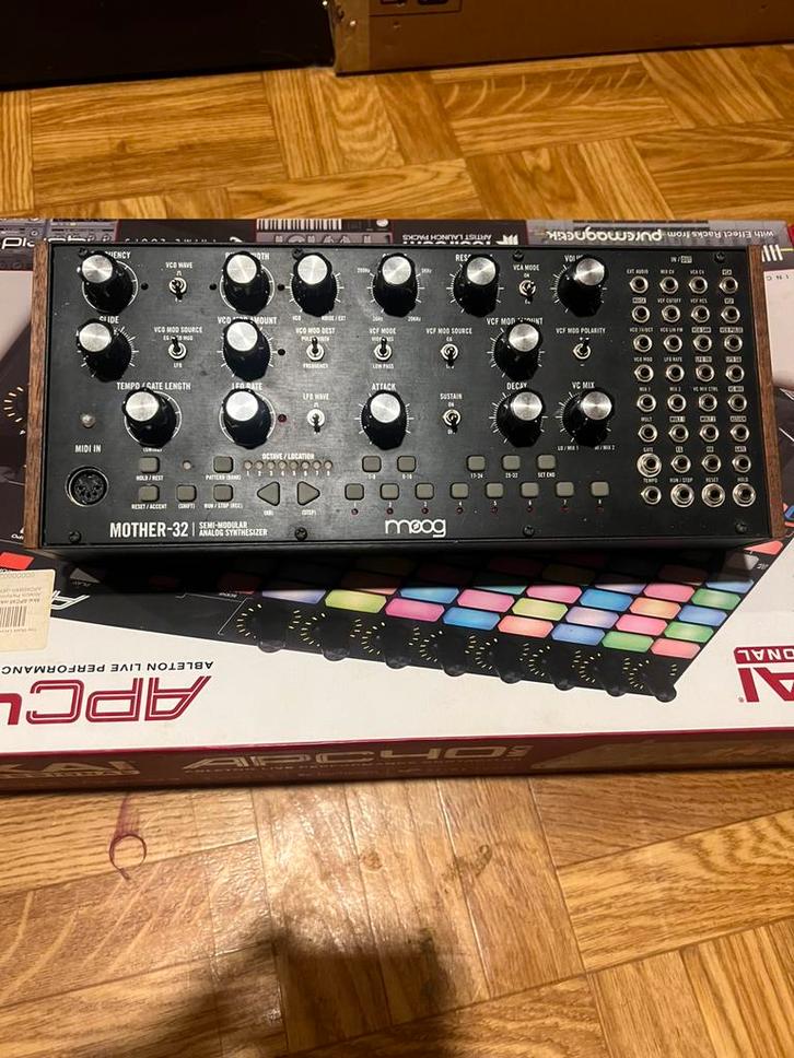 Moog mother 32 , goede staat, Muziek en Instrumenten, Synthesizers, Ophalen