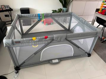 Inklapbare / opvouwbare speelbox voor baby’s en peuters beschikbaar voor biedingen