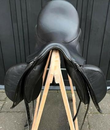 Dressuurzadel KM customade 7", professioneel lederen zadel beschikbaar voor biedingen