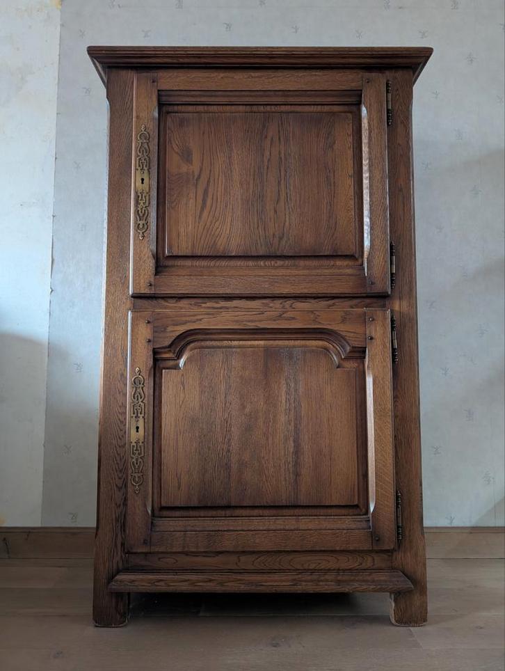 GRATIS Mooie eiken kast, Huis en Inrichting, Kasten | Wandmeubels, Gebruikt, 150 tot 200 cm, Minder dan 150 cm, 50 tot 75 cm, Met deur(en)