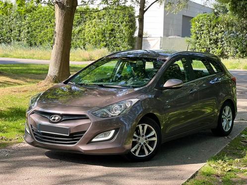 Hyundai i30 1.6 diesel, Auto's, Hyundai, Bedrijf, Te koop, i30, Diesel, Euro 5, Break, 4 deurs, Handgeschakeld, Bruin, Zwart, Stof