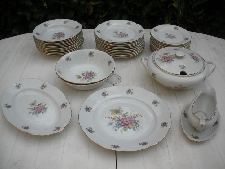 Czechoslovakia Service 12 couverts COMPLET, Antiek en Kunst, Antiek | Servies compleet, Ophalen