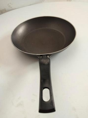 Pan Tefal in goede staat. beschikbaar voor biedingen