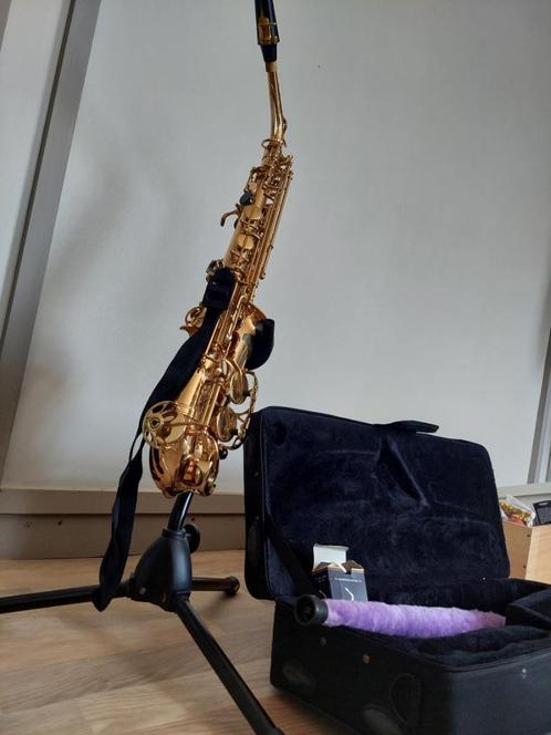 Saxofoon met staander , rugzak, borstel, extra mondstuk en r, Musique & Instruments, Instruments à vent | Saxophones, Utilisé