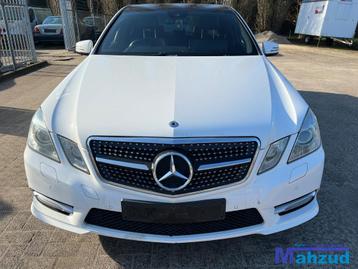 MERCEDES E KLASSE W212 Wit 149 amg voorbumper 2009-2013 beschikbaar voor biedingen