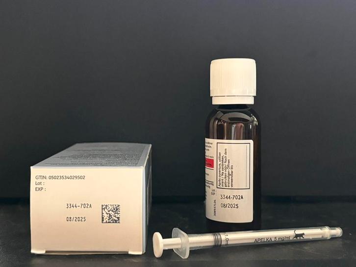 Cat Alpeka-fles in de kom met kattenvoer, Dieren en Toebehoren, Katten-accessoires, Nieuw, Ophalen of Verzenden