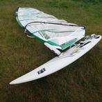 Windsurf set Naish GT 120L Sport + zeil Gun Rapid 6.7m², Sports nautiques & Bateaux, Planche à voile, Comme neuf, 5 à 7 m², Ensemble complet