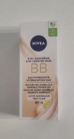 nivea BB 5 in 1 dagcrème lichte huidskleur SPF 15 - 50 ml, Soins, Tout le visage, Enlèvement ou Envoi, Neuf