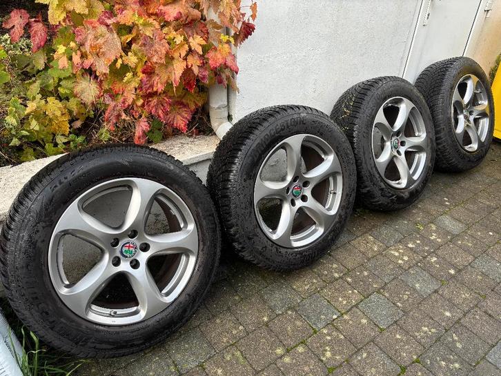 Set originele velgen en winterbanden ALFA ROMEO STELVIO, Auto-onderdelen, Banden en Velgen, Band(en), Winterbanden, 18 inch, 235 mm