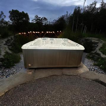 Luxe Jacuzzi 5 Pers - Perfecte Staat - Direct Beschikbaar beschikbaar voor biedingen