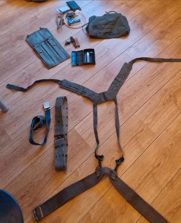 lot oorlogs/naoorlogs militaria  beschikbaar voor biedingen