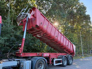 Fruehauf Steel Tipper / 8 tyres / STEEL suspension LAMES beschikbaar voor biedingen
