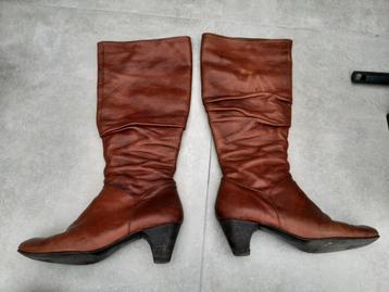 Bottes hautes brunes à petit talon taille 41