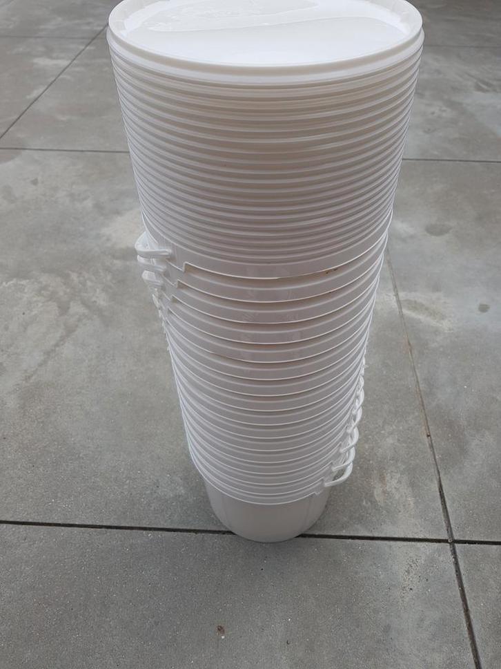 Hersluitbare emmers MET deksels. Inhoud 2,5 / 3 of 10 liter, Huis en Inrichting, Emmers, Zo goed als nieuw, Kunststof, Met deksel