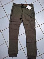 Nieuwe training broek,  maat 152, Kinderen en Baby's, Kinderkleding | Maat 152, Ophalen of Verzenden, Nieuw, Broek