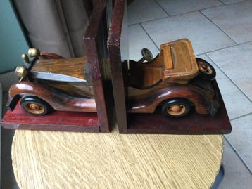 „AUTO'S”: PAPIERPERSEN” EN HOUTEN PENNENHOUDER beschikbaar voor biedingen