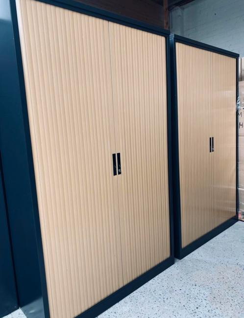 Groot lot stevige metalen kasten, Huis en Inrichting, Kasten | Roldeurkasten en Archiefkasten, Zo goed als nieuw, Ophalen