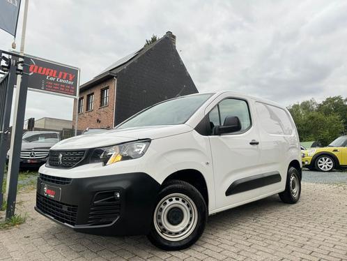 Peugeot Partner 2020 055000km 1.2benzine 110pk 3zit navi pdc, Auto's, Bestelwagens en Lichte vracht, Bedrijf, Te koop, ABS, Airbags